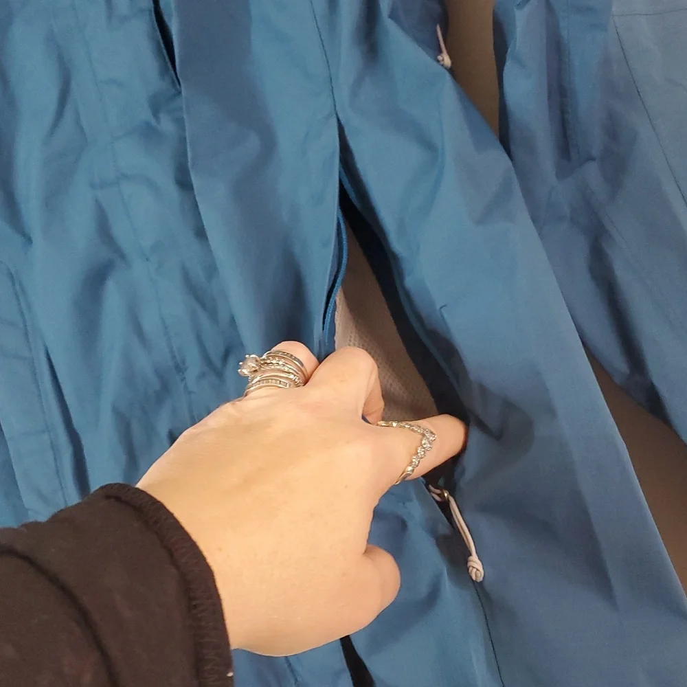 Rei Co-Op Peak 2.5L Rain Jacket Size Small Womens Blue/Green - Picture 3 of 15